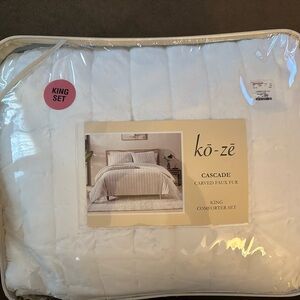 King Carved Faux Fur Comforter Set.